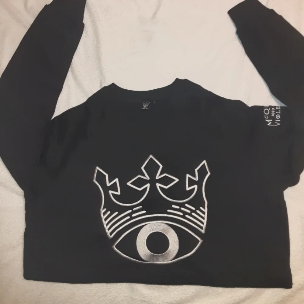 Sweatshirt - Picture 1 of 5